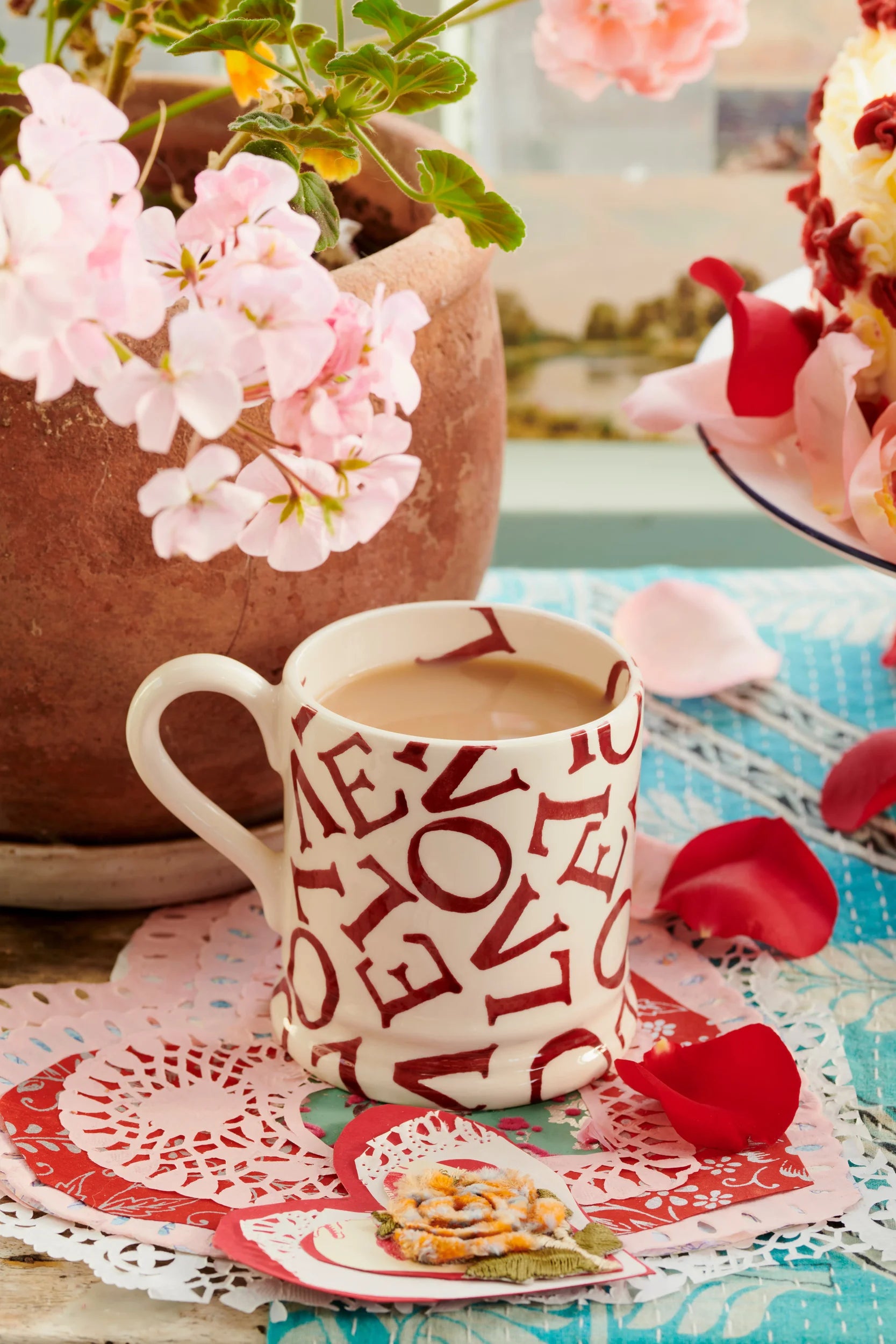 Emma Bridgewater Love 1/2 pt Mug