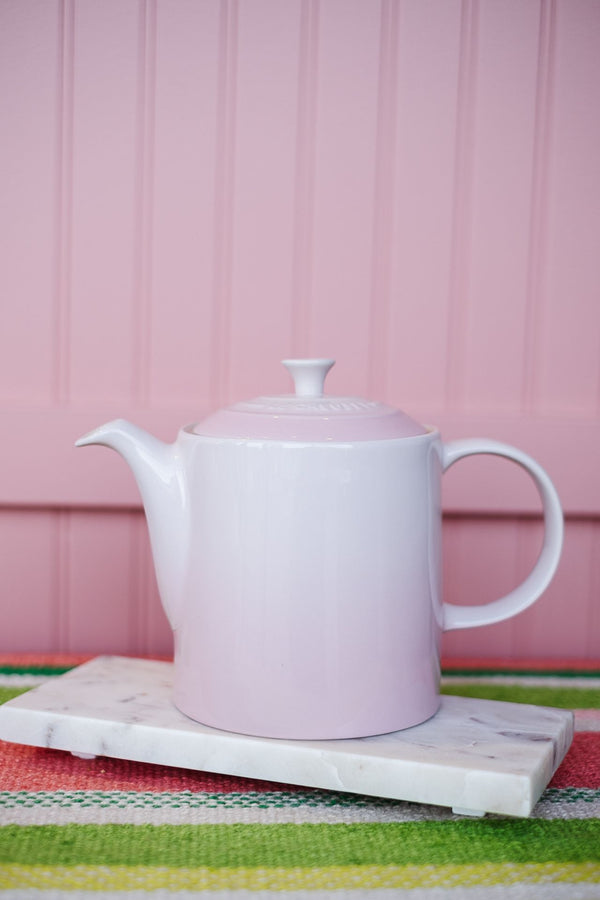 NIB LE CREUSET Shell shops Pink Grand Teapot